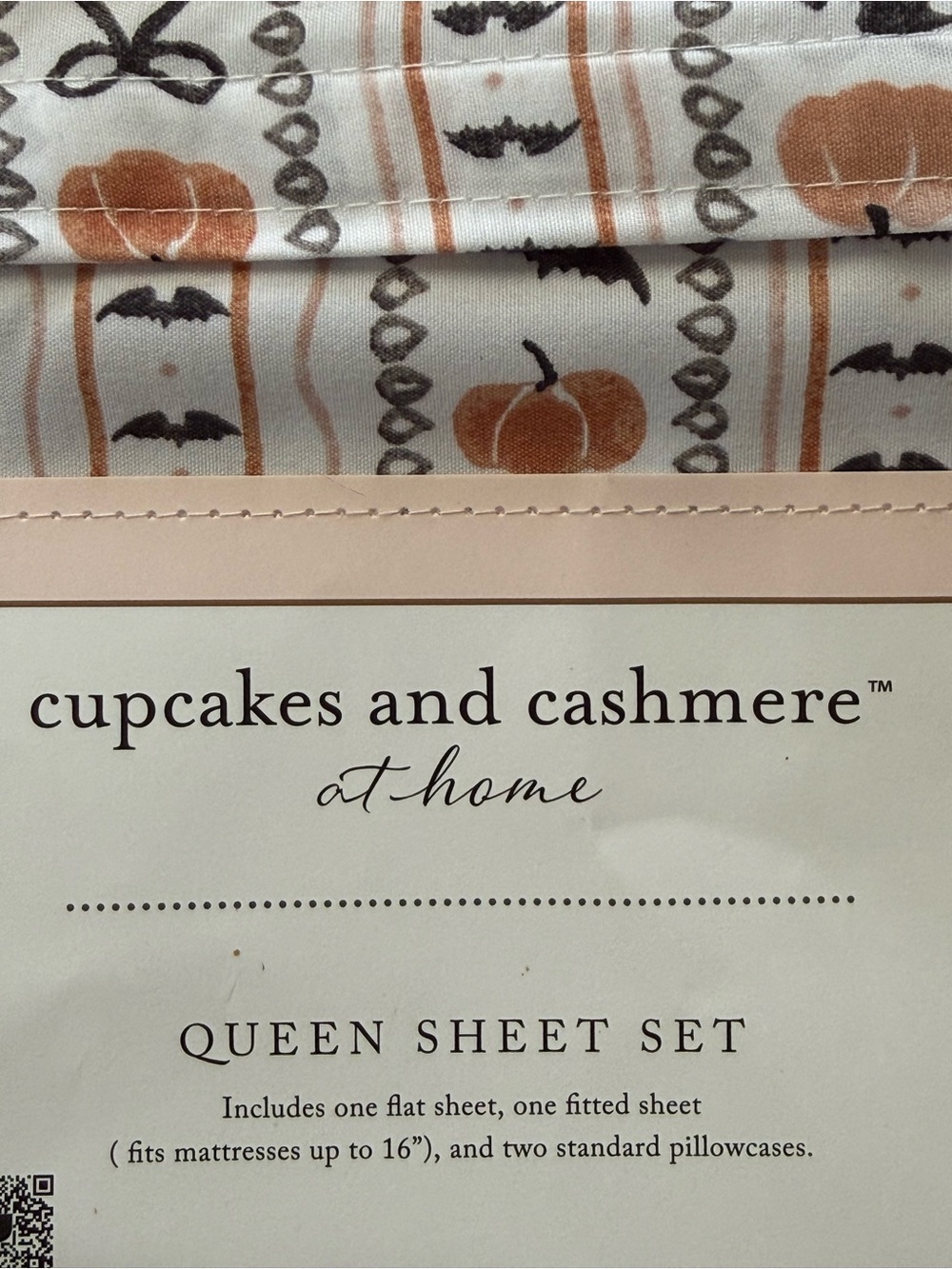 Cupcakes & cashmere adorable halloween queen bedsheet set, pumpkins bats bows - Picture 5 of 5